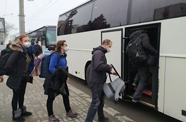 Приехавшие из Донбасса в Ростов-на-Дону наблюдатели миссии ОБСЕ покидают город