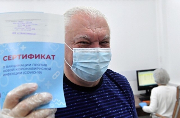 Почти 680 тыс. московских пенсионеров получили подарочные наборы за вакцинацию от COVID-19