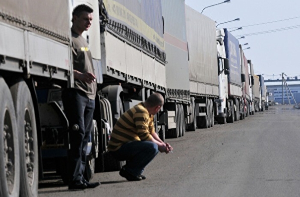 На границе России и Литвы образовалась очередь из грузовиков