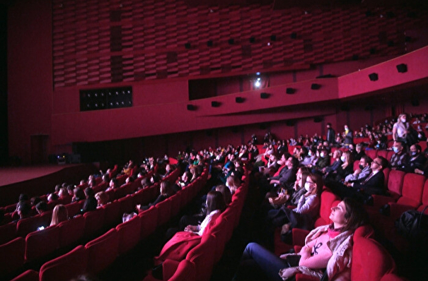 Российские кинотеатры решили заморозить цены на билеты