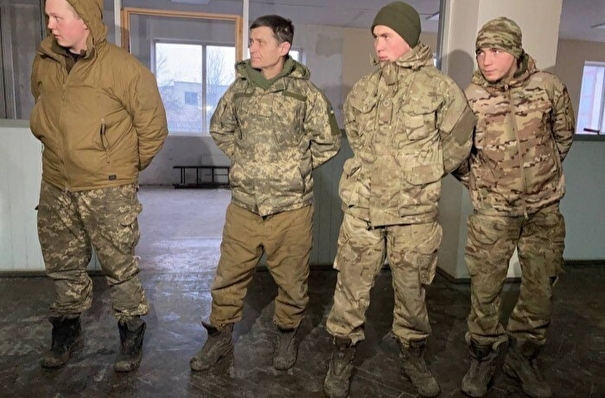 Минобороны РФ сообщило о сдаче в плен в Мариуполе более 1 тыс. украинских морпехов