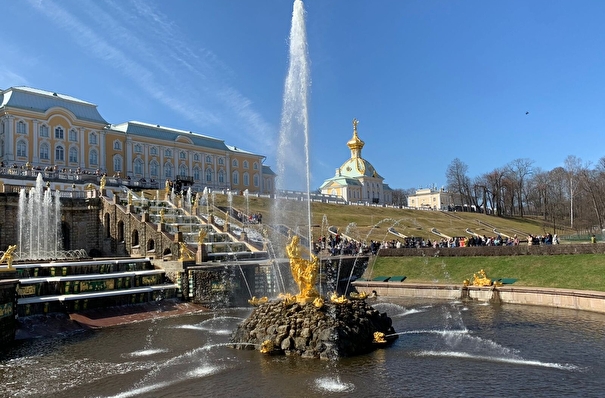 Сезон фонтанов открылся в Петергофе