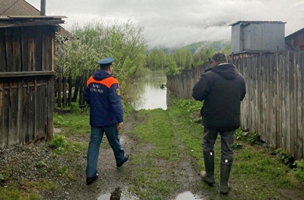 Первые подтопления домов начались в Прикамье из-за паводка