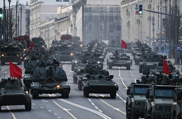 В параде Победы в Москве примут участие 11 тыс. военных, 131 боевая машина, 77 самолетов и вертолетов