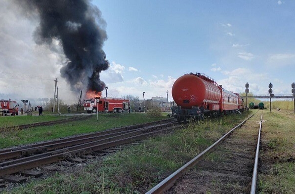Площадь пожара в промзоне Дзержинска составляет 2500 кв. метров, сообщается о локализации