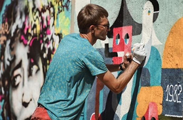 Петровский парад, фестиваль граффити и мастер-классы росписи по дереву пройдут на празднике "Корюшка идет" в Ленинградской области
