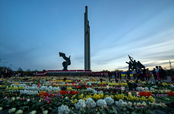 Губернатор Ленинградской области предложил разместить памятник Освободителям Риги у себя в регионе - у границы с Прибалтикой