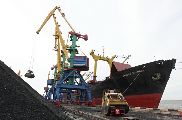 Около 42 тыс. тонн грузов планируется доставить в ходе "северного завоза" в воинские части на Дальнем Востоке