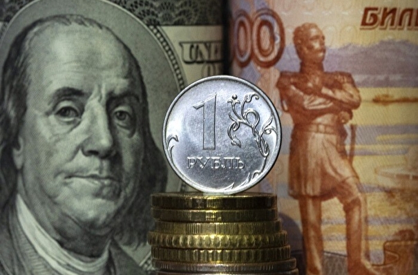 Орешкин заявил, что курс рубля сейчас "абсолютно рыночный"