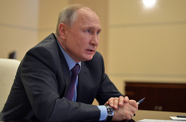 Путин поручил продлить меры господдержки многодетных семей для погашения ипотеки