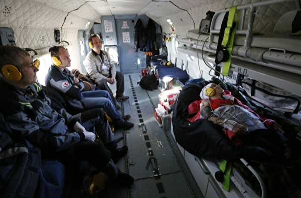 Всех членов экипажа Ан-30 эвакуировали с места жесткой посадки в Якутии