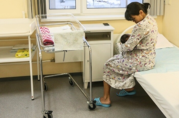 "Зарплату мамы" в Мурманской области с 1 июля будут получать все женщины при рождении первенца