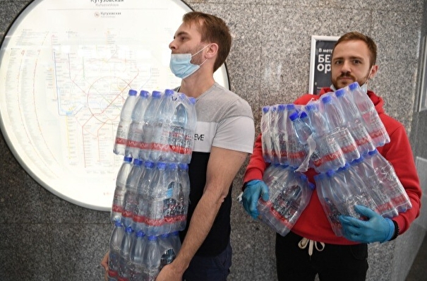 Воду раздают на 15 станциях столичного метро и МЦК из-за жары