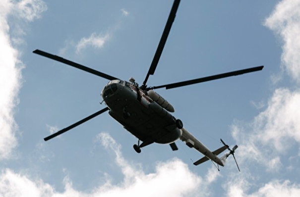 Вертолет со школьниками на борту совершил незапланированную посадку на камчатском вулкане
