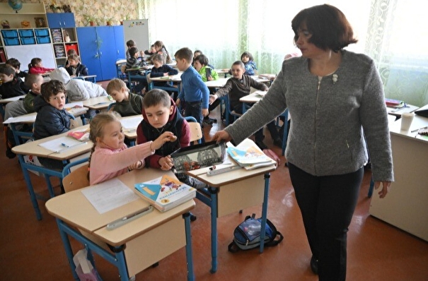Свердловские учителя продолжат получат надбавки за классное руководство до 2024 года