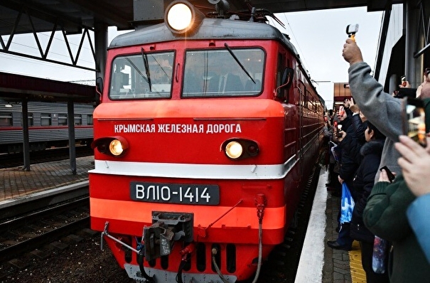 Перевозчик добавил вагоны на 9 тыс. мест к поездам в Крым