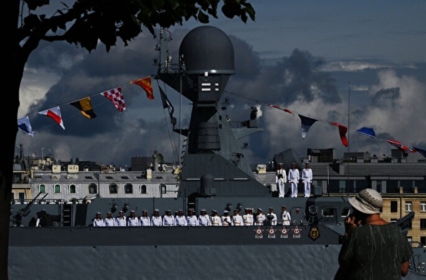 Генеральная репетиция Главного военно-морского парада проходит в Санкт-Петербурге