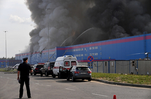 Губернатор: Здание горящего склада Ozon в Подмосковье уже не спасти