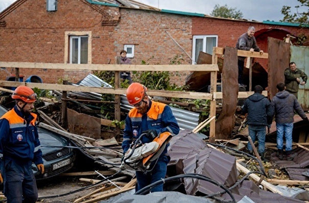 Власти Курской области готовы разместить в гостиницах людей, чьи дома пострадали от урагана