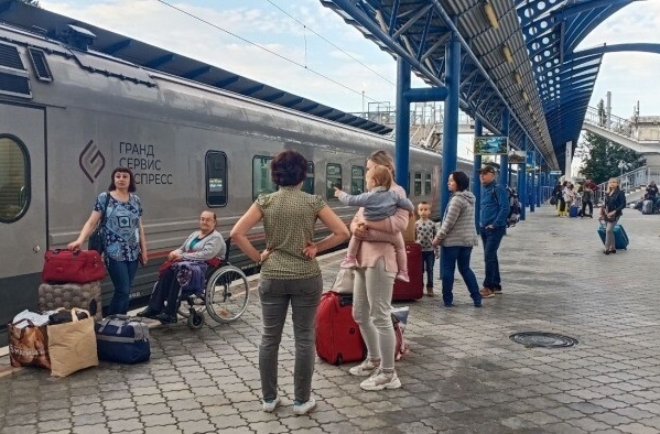 Первые два поезда после ЧП на Крымском мосту отправились из Крыма в Москву и Петербург