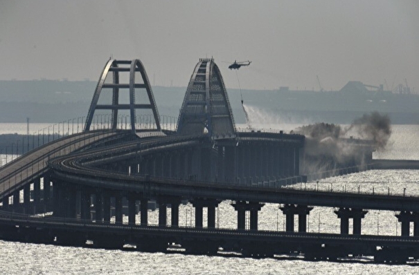 Путин поручил сформировать комиссию для расследования ЧП на Крымском мосту