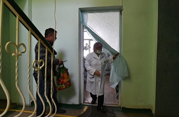 Врачи больницы в донецкой Волновахе вновь начали прием в восстановленном Ямалом корпусе