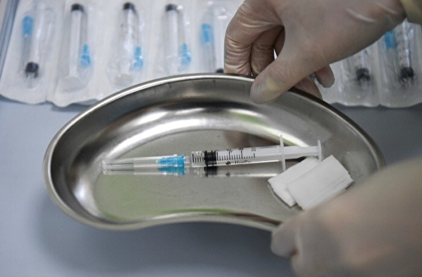 Обязательную вакцинацию от COVID-19 отменили в Смоленской области
