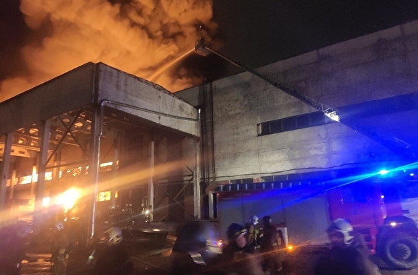 Ликвидировано открытое горение на складе в Петербурге