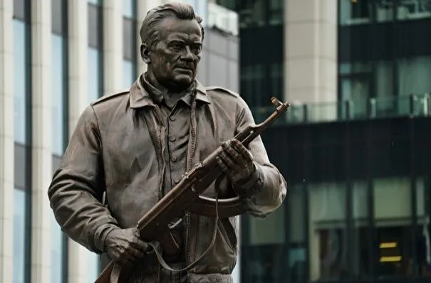 День рождения оружейника Калашникова отметили в Алтайском крае