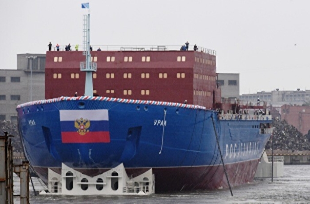 Ледокол "Урал" вышел из Петербурга в порт приписки Мурманск