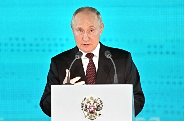 Путин призвал уделять пристальное внимание социальной направленности правосудия в РФ