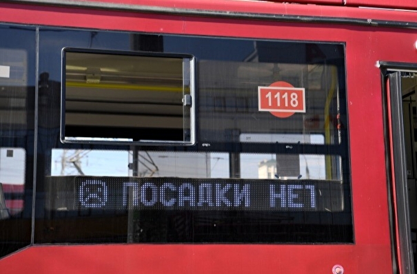 Один из столкнувшихся в Новосибирске трамваев часть пути ехал без управления - мэр