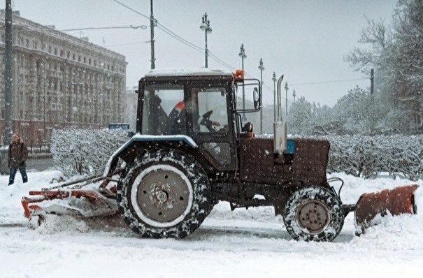 Свыше 4 тыс. коммунальщиков устраняют последствия снегопада в Ленинградской области