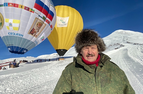 Стартовал массовый перелет через Эльбрус на воздушных шарах