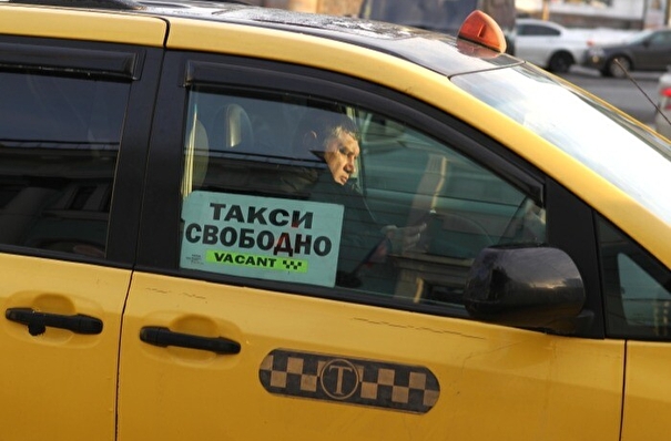 Госдума приняла закон о работе служб заказа такси