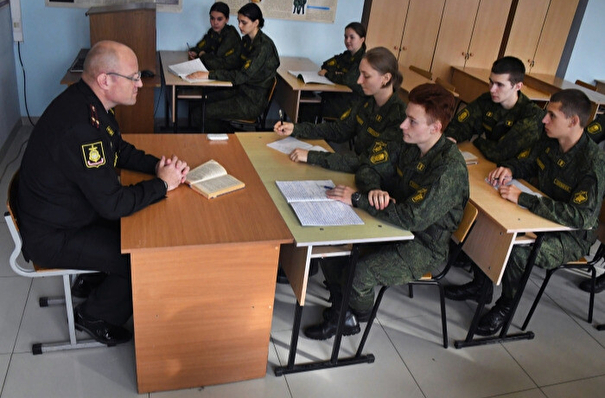 Военную подготовку включат в программы российских вузов