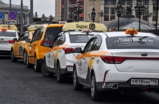 Закон о работе служб заказа такси в РФ одобрен в Совете Федерации