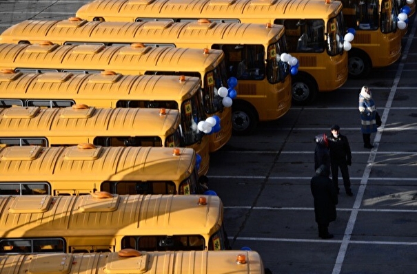 Омская область получила более 50 новых школьных автобусов