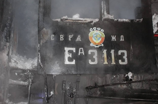 Старинный паровоз полностью сгорел на станции Пермь-2