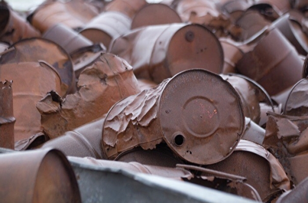 Власти Приамурья остановили утилизацию "мигрирующих" химических отходов