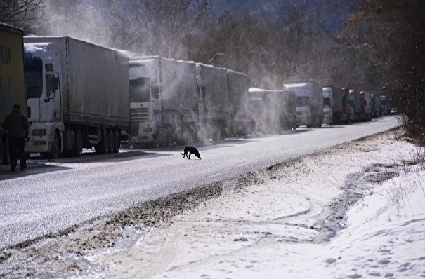 Более 1,5 тыс. грузовиков ожидают проезда через российско-грузинскую границу в Северной Осетии - МВД