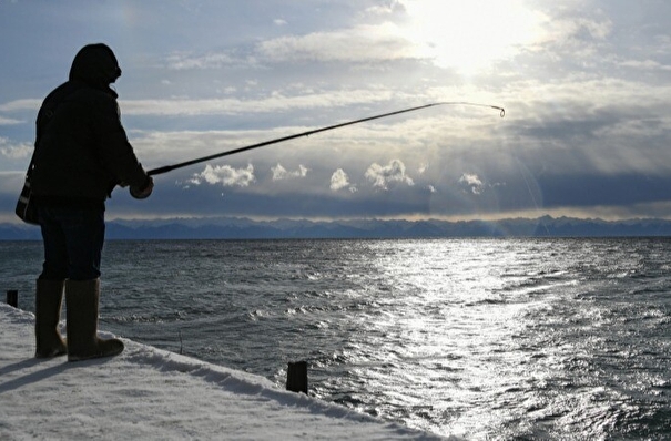 Минсельхоз может разрешить на Байкале любительскую рыбалку на омуля
