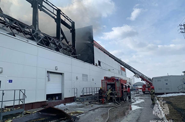 Локализован пожар в здании научно-производственного комплекса в свердловском городе Арамиль - МЧС