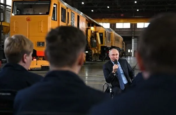 Путин: меры господдержки спроса в автопроме РФ пока достаточны для роста выпуска машин