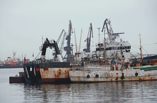 Еще одно судно будет осуществлять грузовые перевозки между Сахалином и Курилами - власти региона