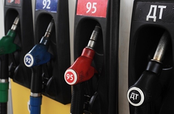 Продажу бензина приостановили на частных заправках на севере Красноярского края из-за дефицита топлива