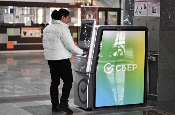 Сбербанк поставит в Крым более 40 банкоматов к туристическому сезону