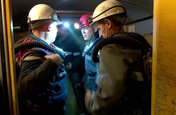 Эпицентр пожара в кузбасской шахте "Распадская" находится на глубине нескольких сотен метров - губернатор