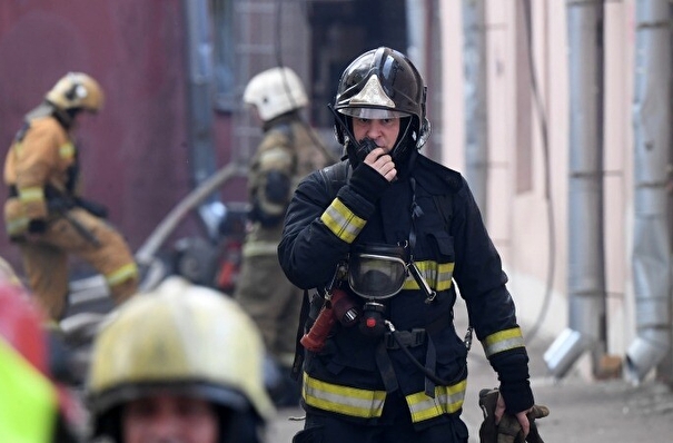 Группировка пожарных в Петербурге превысила 2 тыс. человек - глава МЧС