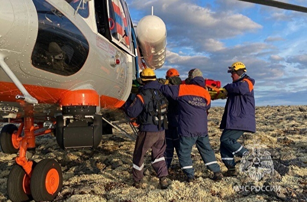 Арктический Ми-8 МЧС совершил первый вылет, эвакуировав раненого туриста из Хибин